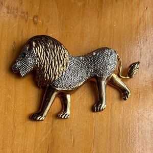 Large Vintage Lion Rhinestone Brooch